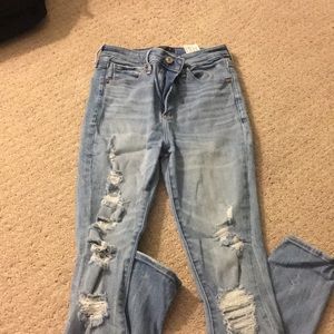 Abercrombie & Fitch High-Waisted Jeans